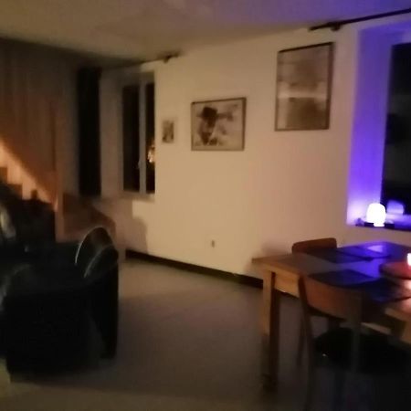 Au Repos Du Verger Couvrelles Exteriör bild