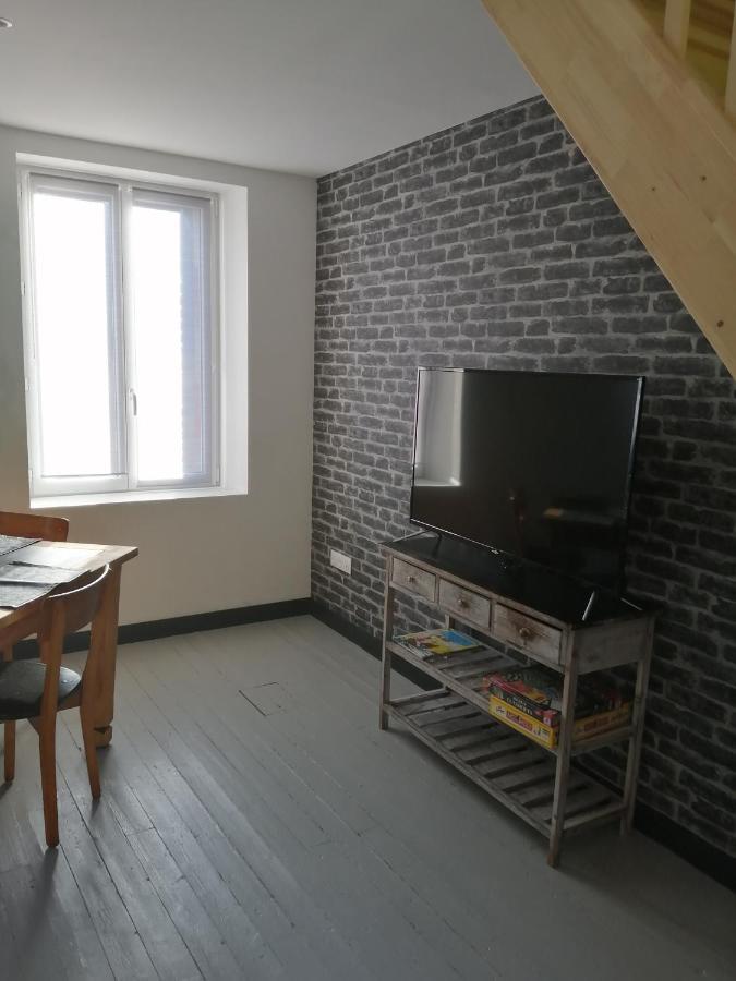 Au Repos Du Verger Couvrelles Exteriör bild
