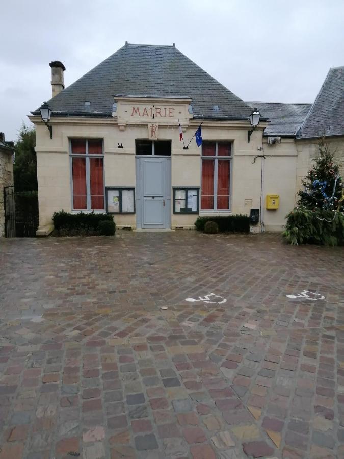 Au Repos Du Verger Couvrelles Exteriör bild