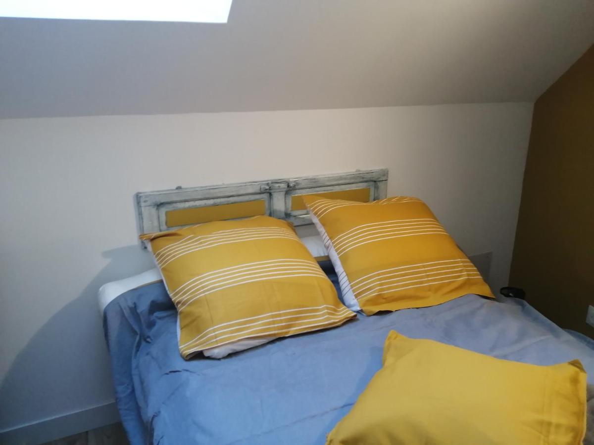 Au Repos Du Verger Couvrelles Exteriör bild