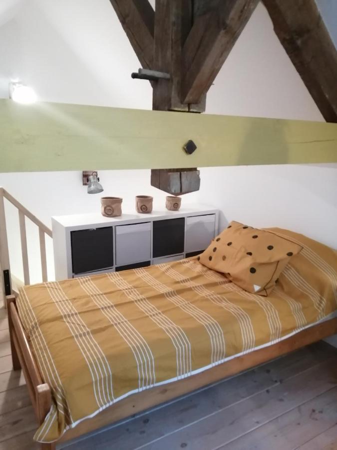 Au Repos Du Verger Couvrelles Exteriör bild